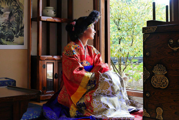 Traditional Clothing: Hanbok - Korea Trip Guide